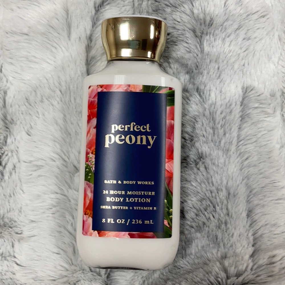 NWT Bath and Body Works Perfect Peony body lotion